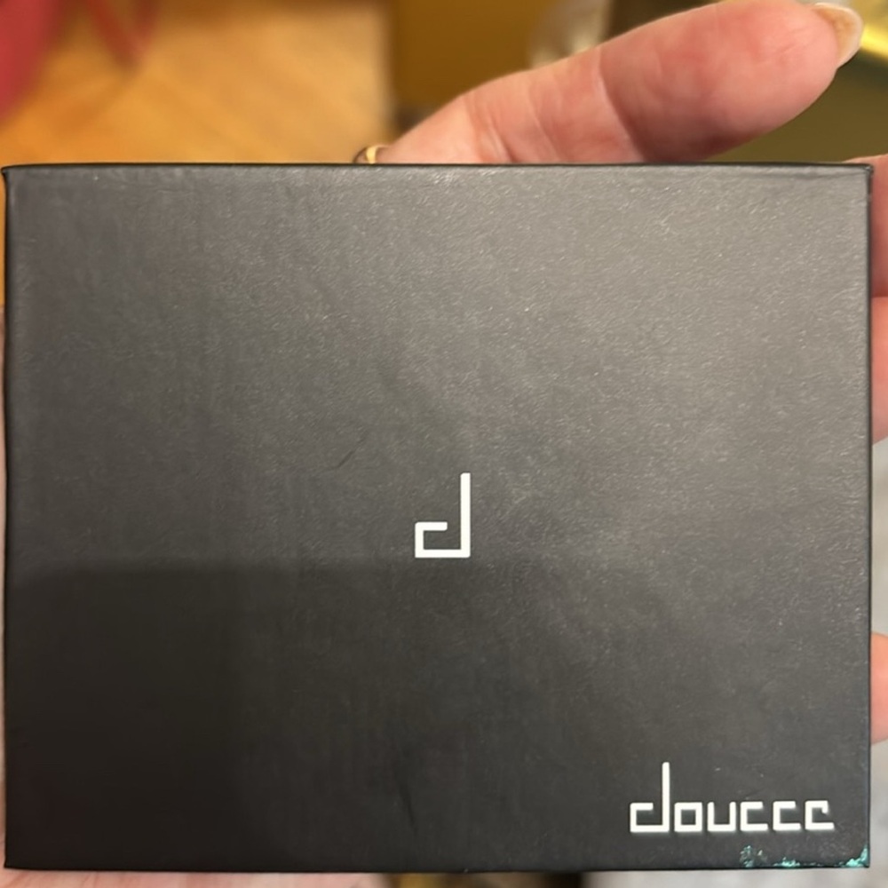 DOUCCE PALLET NWT